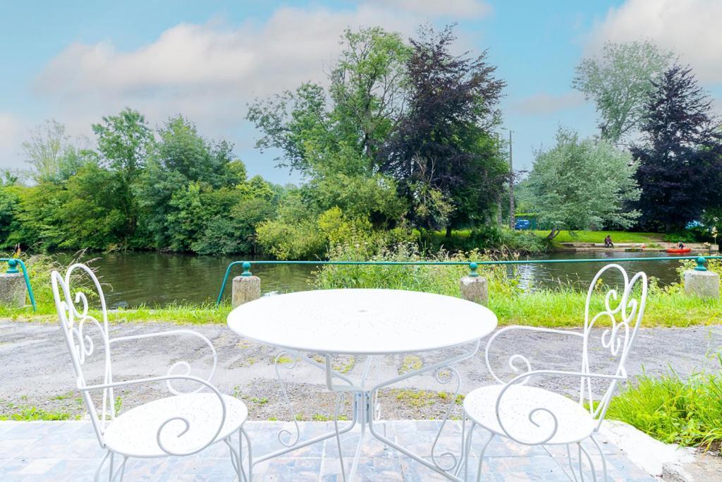 Ferienwohnung Les Berges De L'Oust Malestroit Exterior foto